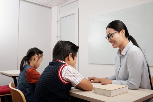 7 Langkah Praktis Mengatasi Stres dan Kecemasan pada Anak