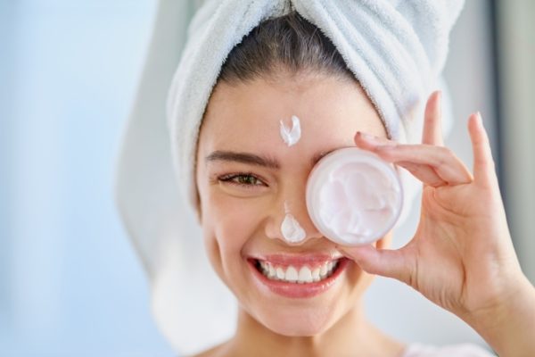 10 Tips Menjaga Kesehatan Kulit dari Dalam