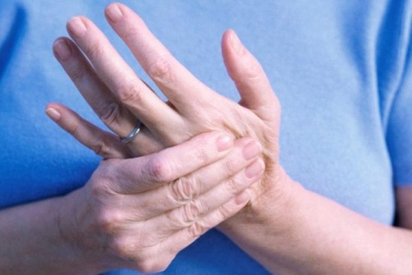 5 Cara Mengatasi Nyeri Sendi di Tangan Secara Efektif