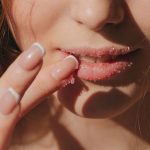 5 Alasan Kenapa Bibir Perlu Eksfoliasi Rutin