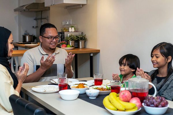 5 Tips Puasa yang Aman untuk Penderita Masalah Hati 5 Tips Puasa yang Aman untuk Penderita Masalah Hati