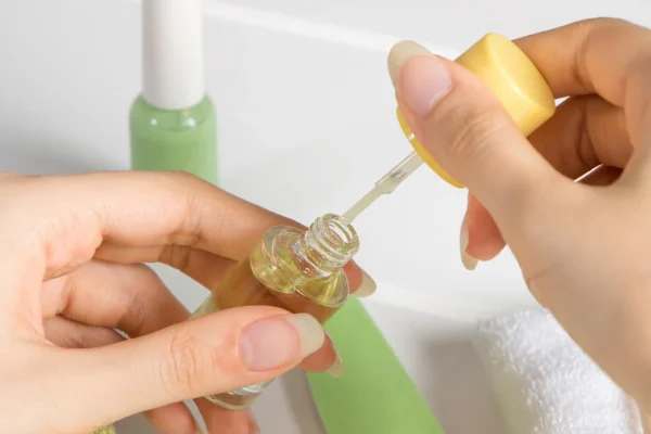 5 Jenis Oil yang Cocok untuk Perawatan Kuku 5 Jenis Oil yang Cocok untuk Perawatan Kuku